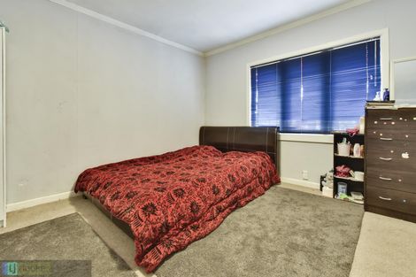 Photo of property in 11 Seddon Avenue, Papatoetoe, Auckland, 2104