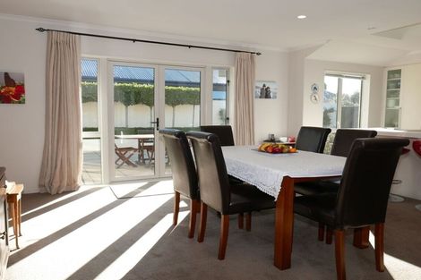 Photo of property in 4 Crofton Road, Harewood, Christchurch, 8051