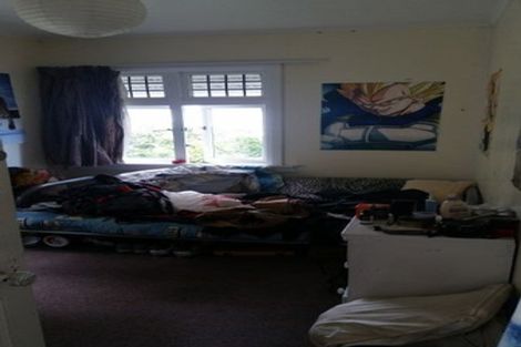 Photo of property in 60 Kelburn Parade, Kelburn, Wellington, 6012