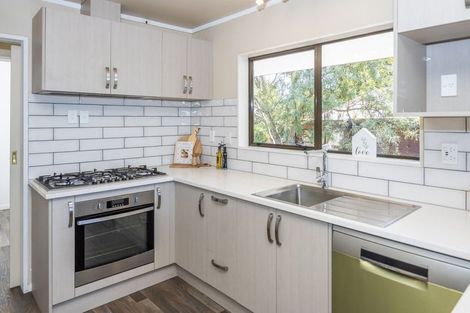 Photo of property in 2 Horoeka Court, Pukete, Hamilton, 3200