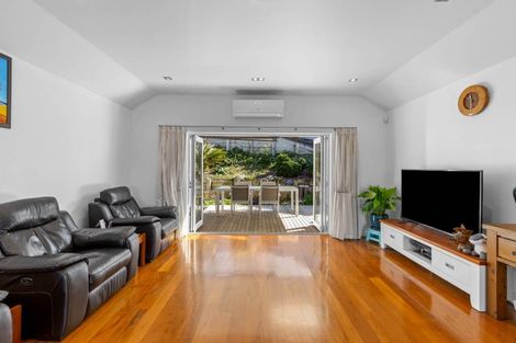 Photo of property in 26 Kotanui Avenue, Army Bay, Whangaparaoa, 0930