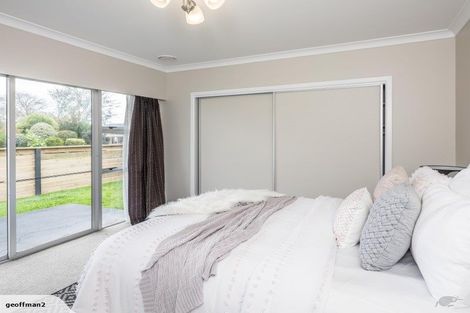 Photo of property in 60 Sylvan Avenue, Waikanae, 5036