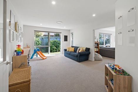Photo of property in 11 Taggart Place, Sockburn, Christchurch, 8042