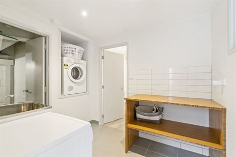 Photo of property in 6 Yeoman Place, Howick, Auckland, 2014