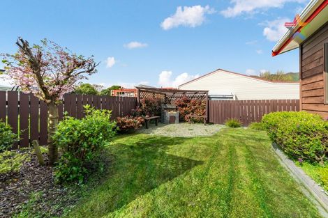 Photo of property in 2/37 Leighton Avenue, Waiwhetu, Lower Hutt, 5010