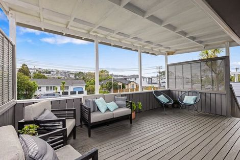 Photo of property in 2/30a Glenvar Road, Torbay, Auckland, 0630