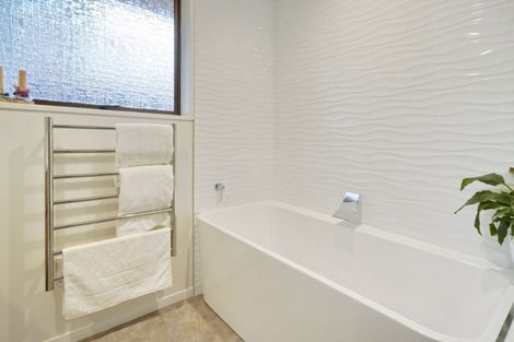 Photo of property in 64 Anglesea Avenue, Parklands, Christchurch, 8083