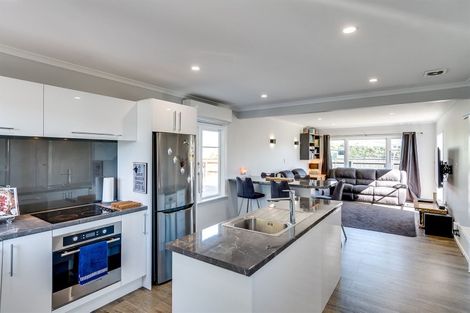 Photo of property in 47 Clarence Cox Crescent, Pirimai, Napier, 4112