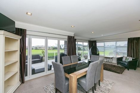 Photo of property in 3 Sampson Avenue, Waiwhakaiho, New Plymouth, 4312