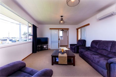 Photo of property in 9 Waimea Street, Westown, New Plymouth, 4310