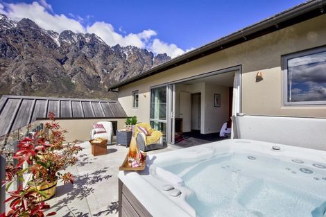 Photo of property in 1 Afton Lane, Jacks Point, Queenstown, 9371