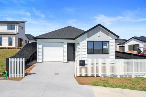 Photo of property in 52 Whakairo Crescent, Gulf Harbour, Whangaparaoa, 0930