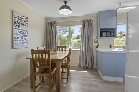 Photo of property in 2 Seagull Place, Whitby, Porirua, 5024