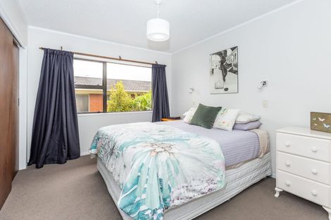 Photo of property in 27 Russleigh Drive, Dinsdale, Hamilton, 3204