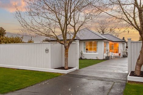 Photo of property in 43 Urunga Avenue, Strowan, Christchurch, 8052