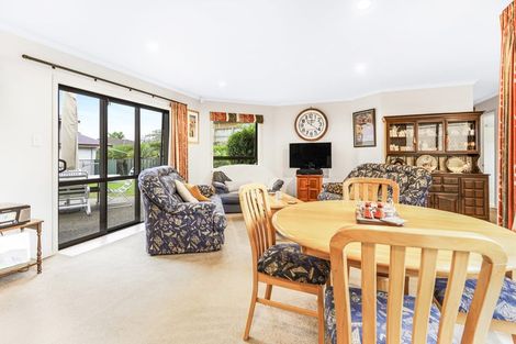 Photo of property in 73 Saint James Drive, Huntington, Hamilton, 3210