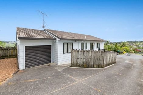 Photo of property in 1/25 Jumento Place, Unsworth Heights, Auckland, 0632