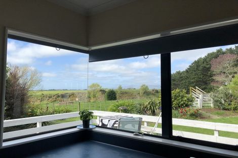 Photo of property in 64 Heatherlea Road West, Levin, 5575