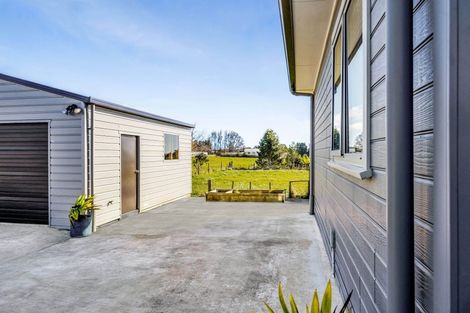Photo of property in 8 Manatu Lane, Inglewood, 4330