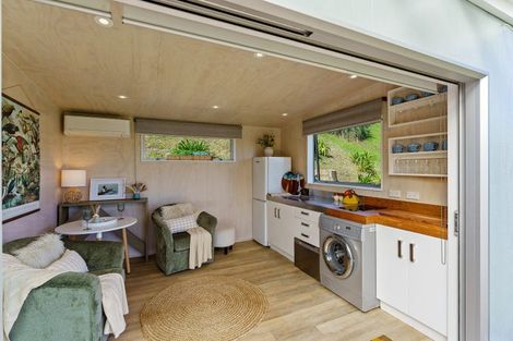 Photo of property in 33a Hicks Crescent, Waikanae Beach, Waikanae, 5036