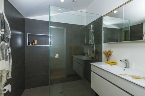 Photo of property in 87 Tahunanui Drive, Tahunanui, Nelson, 7011