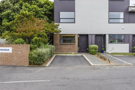 Photo of property in 1/8 Thatcher Crescent, Crofton Downs, Wellington, 6035