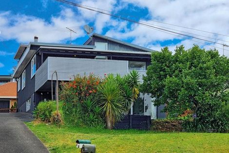 Photo of property in 1/52 Beulah Avenue, Rothesay Bay, Auckland, 0630