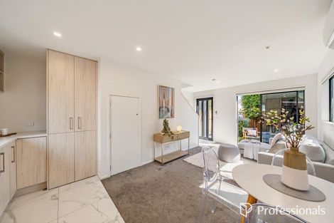 Photo of property in 2/97 Whites Line East, Waiwhetu, Lower Hutt, 5010