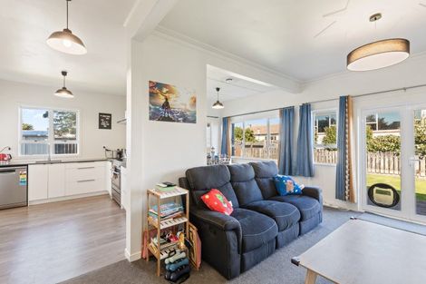 Photo of property in 48b Richmond Street, Waitara, 4320