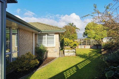 Photo of property in 4 Wai Place, One Tree Point, 0118