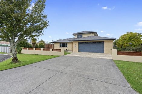 Photo of property in 3 Mahoe Street, Strandon, New Plymouth, 4312