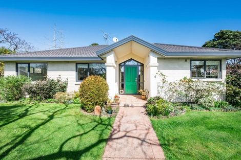 Photo of property in 2 Charnwood Grove, Waikanae, 5036