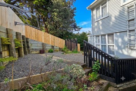 Photo of property in 8a-8b Devon Place, Cannons Creek, Porirua, 5024