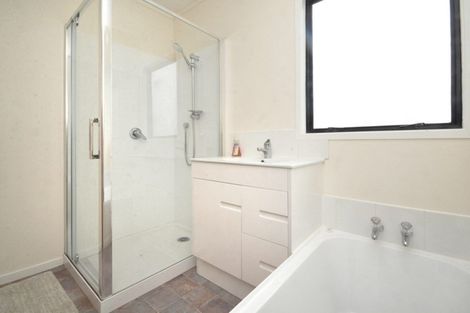 Photo of property in 4 Southview Place, Wattle Downs, Auckland, 2102