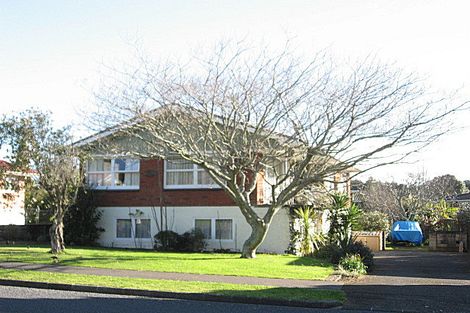 Photo of property in 79 Lawrence Crescent, Hillpark, Auckland, 2102