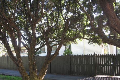 Photo of property in 242 Muritai Road, Eastbourne, Lower Hutt, 5013
