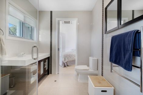 Photo of property in 7 Fenton Terrace, Cockle Bay, Auckland, 2014