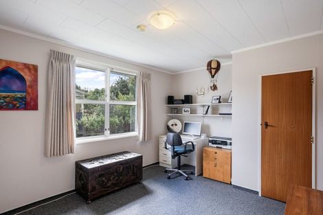 Photo of property in 18 Leybourne Avenue, Waikanae, 5036