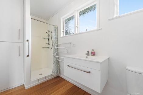 Photo of property in 27 Woodford Avenue, Henderson, Auckland, 0610