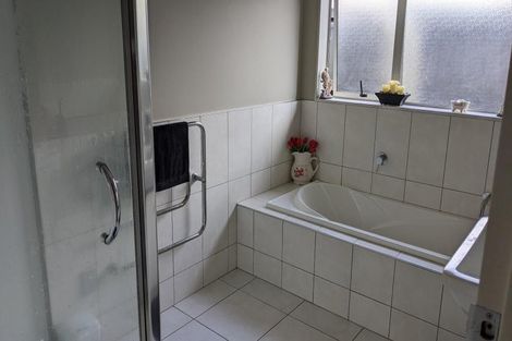Photo of property in 16 Amapur Place, Flat Bush, Auckland, 2019
