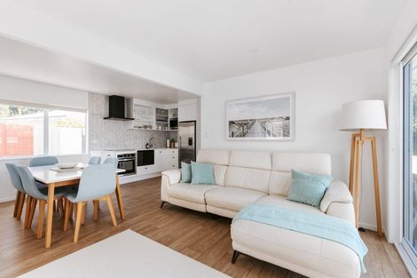 Photo of property in 906 Papamoa Beach Road, Papamoa Beach, Papamoa, 3118