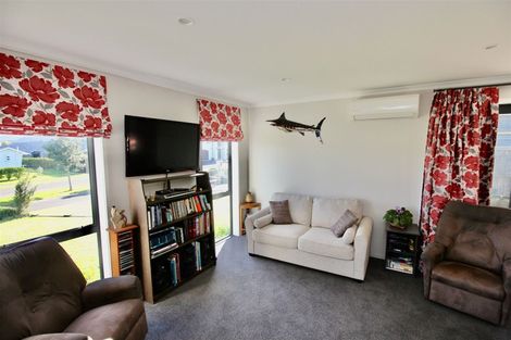 Photo of property in 20 Aquila Drive, Whitianga, 3510