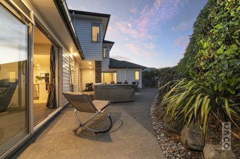 Photo of property in 1 Tauwaka Crescent, Riverhead, 0820