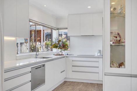 Photo of property in 1/5 Solana Court, Botany Downs, Auckland, 2010