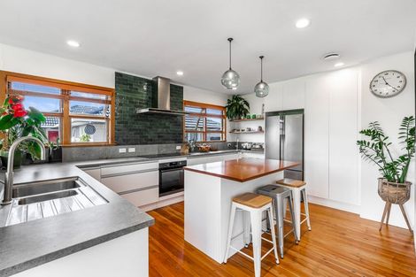 Photo of property in 36 Totara Road, Te Atatu Peninsula, Auckland, 0610