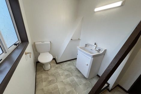 Photo of property in 55 Manu Crescent, Upper Vogeltown, New Plymouth, 4310