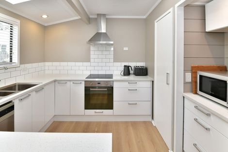 Photo of property in 73b Vipond Road, Stanmore Bay, Whangaparaoa, 0932