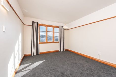 Photo of property in Ionian Flats, 123-125 Brougham Street, Mount Victoria, Wellington, 6011
