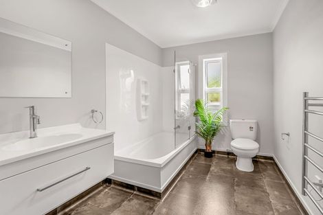 Photo of property in 30 Signal Street, Marton, 4710