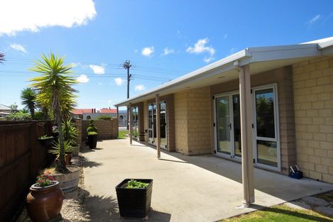 Photo of property in 30 Russell Street, Westport, 7825